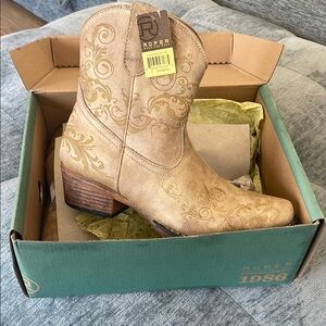 Roper Tan Western Boots with Intricate Accents